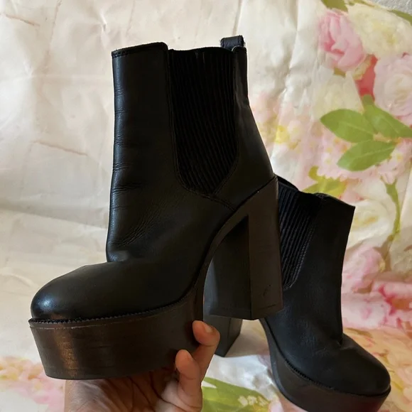 Steve Madden Black Ankle Boots - Picture 4 of 11